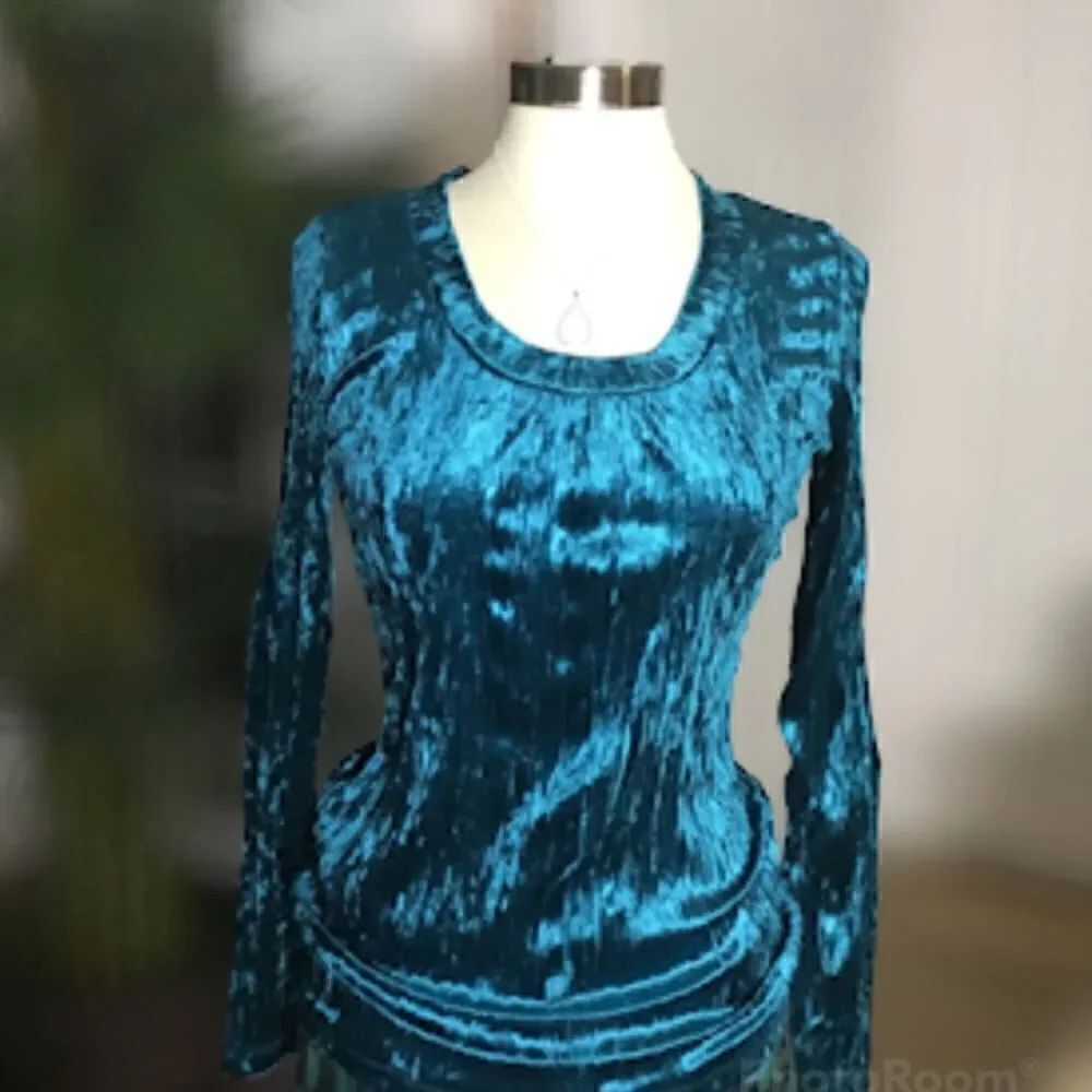 BLOUSE CRUSHED VELOUR SCOOP NECK LONG SLEEVE - Picture 2 of 5